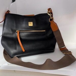 Dooney & Bourke Large Roxy Black Leather Crossbody bag